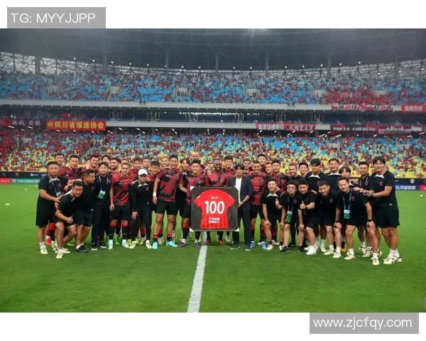 足球明星热情祝贺球队胜利分享激情与荣耀的感人瞬间 足球明星热情祝贺球队胜利分享激情与荣耀的感人瞬间